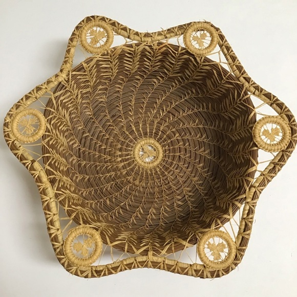 Folk Art Hand Woven Pine Needle Basket Master Weaver Intricate 10x3” Vintage USA - Picture 11 of 13